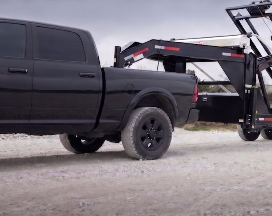Ward roll-off truck and trailer detail
